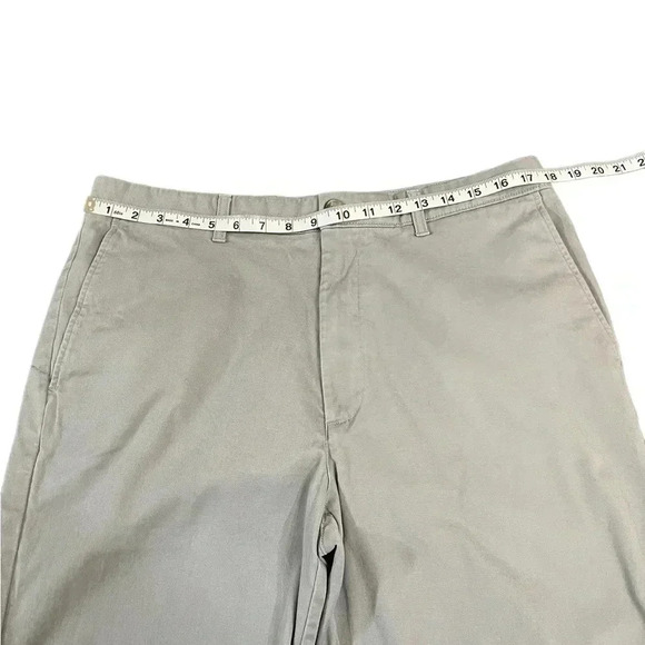 Roundtree & Yorke Bermuda Above the Knee Men’s Gray Flat Front Shorts size 36 - Picture 4 of 8